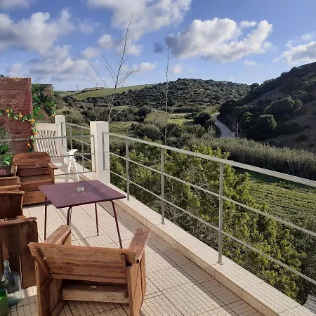 Albergue On The Hill