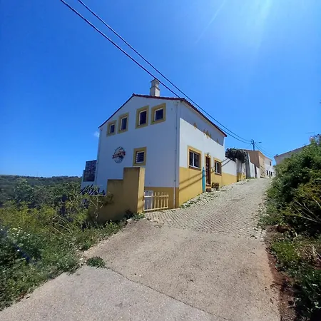 On The Hill Ostello Raposeira (Faro)