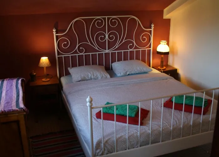 Albergue On The Hill